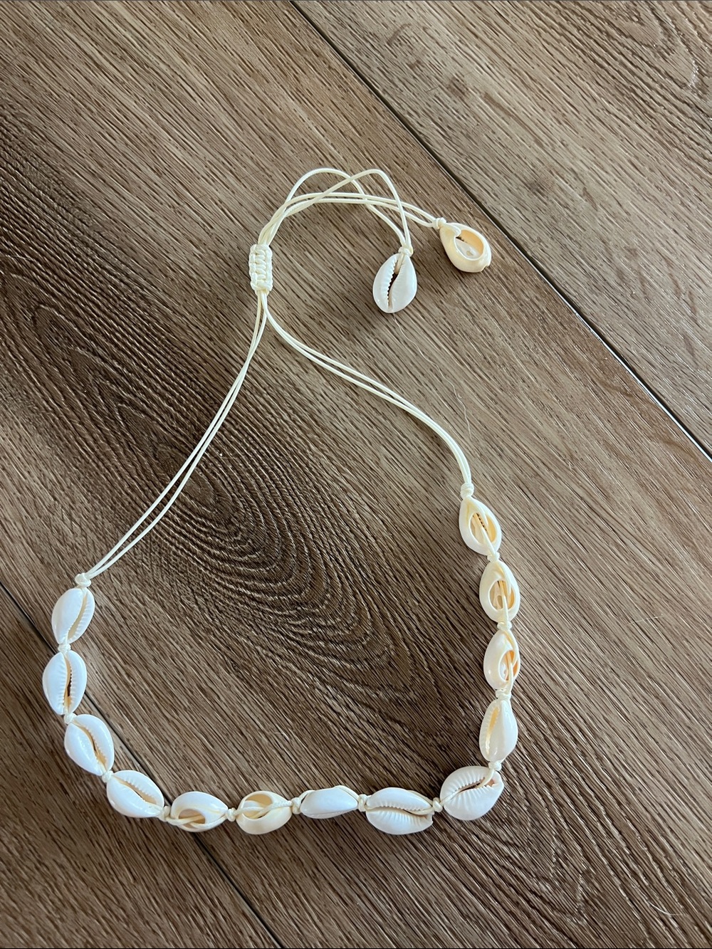 Shell Necklace - Picture 2 of 2
